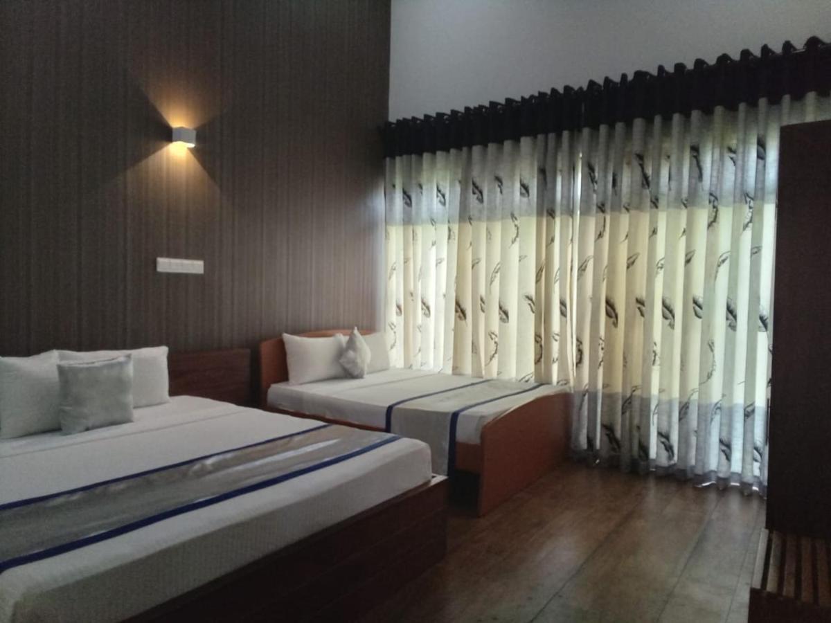Saru Blue Sapphire Hotel Godakewela Exterior photo